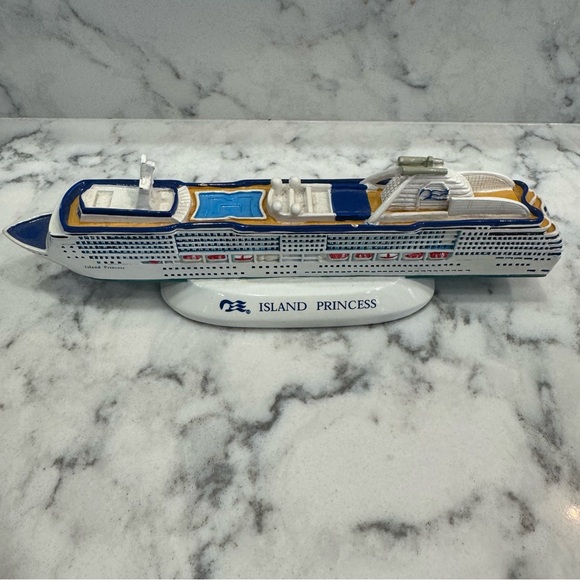 Island Princess Cruise Ship resin model - Picture 4 of 7